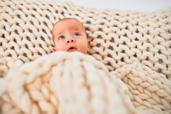 Adorable Baby Lying Sofa Blanket Home Newborn Relaxing Resting Comfortable — ストック写真