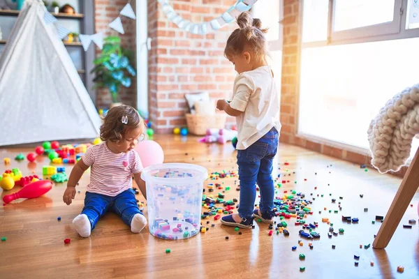 Adoráveis Crianças Brincando Com Blocos Construção Brinquedo Jardim Infância — Fotografia de Stock