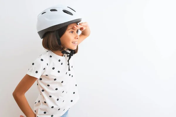 Mooi Kind Meisje Dragen Veiligheid Fiets Helm Staan Geïsoleerde Witte — Stockfoto