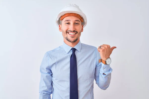 Giovane Uomo Affari Indossa Appaltatore Casco Sicurezza Sfondo Isolato Sorridente — Foto Stock