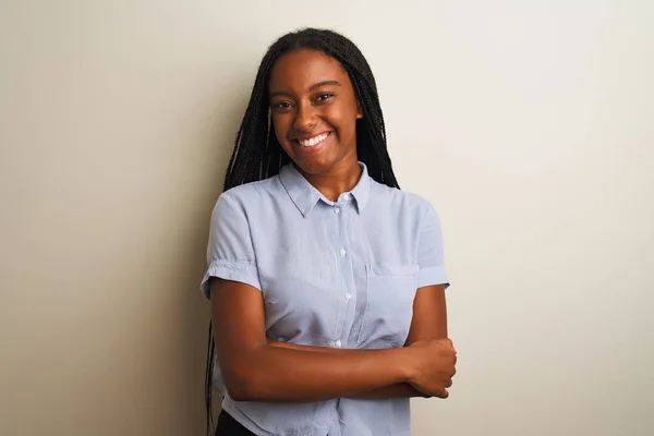 Jonge Afro Amerikaanse Vrouw Met Gestreept Shirt Een Geïsoleerde Witte — Stockfoto