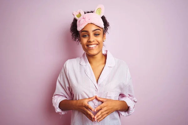 Fiatal Afro Amerikai Visel Pizsama Maszk Felett Elszigetelt Rózsaszín Háttér — Stock Fotó