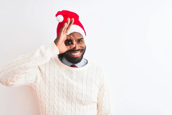 Jonge Afrikaans Amerikaanse Man Draagt Kerstman Hoed Geïsoleerde Witte Achtergrond — Stockfoto
