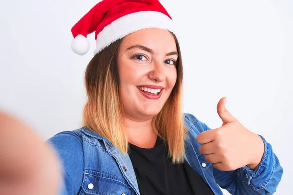 Beautiful Woman Wearing Christmas Santa Hat Make Selfie Isolated White — ストック写真