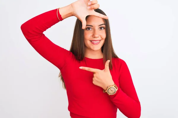 Junges Schönes Mädchen Rotem Lässigem Shirt Das Über Isoliertem Weißem — Stockfoto