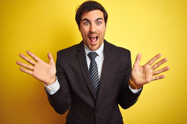 Young Handsome Businessman Wearing Suit Tie Standing Isolated Yellow Background — Stockfoto