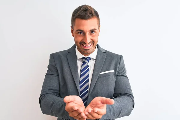 Junger Gutaussehender Geschäftsmann Anzug Und Krawatte Über Isoliertem Hintergrund Lächelnd — Stockfoto