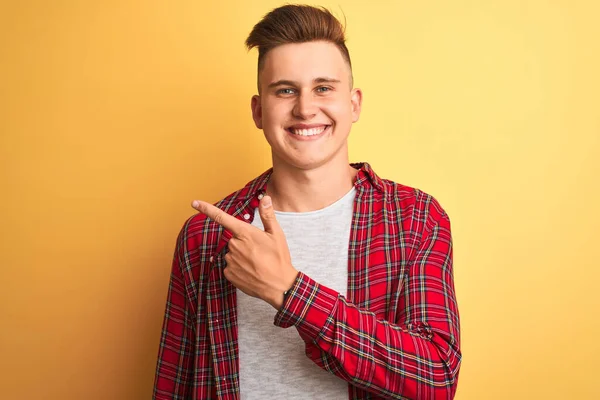 Young Handsome Man Wearing Casual Shirt Standing Isolated Yellow Background — Stock Photo, Image