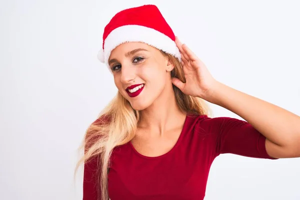 Jovem Mulher Bonita Vestindo Chapéu Natal Papai Noel Sobre Fundo — Fotografia de Stock