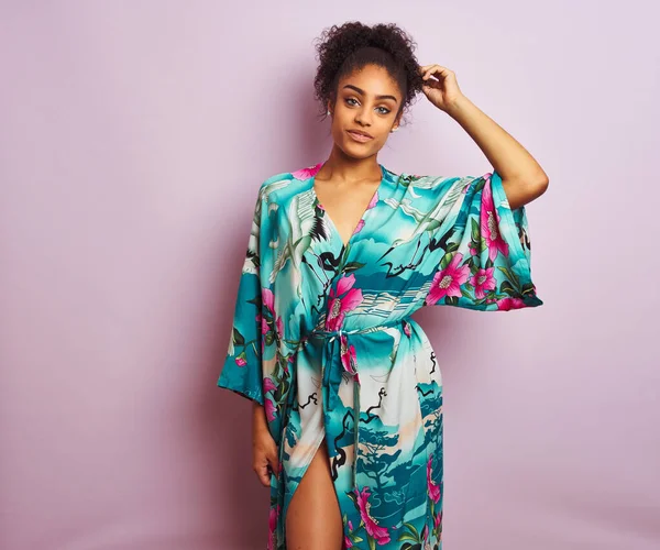 Young Beautiful African American Woman Standing Wearing Elegant Colorful Caftan — Stock Photo, Image