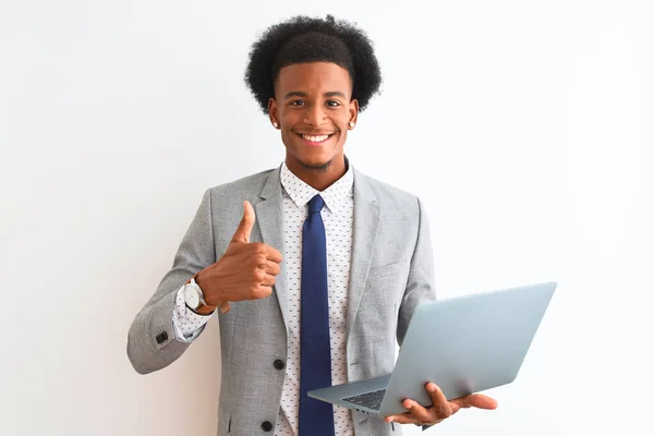 Jovem Empresário Afro Americano Usando Laptop Sobre Fundo Branco Isolado — Fotografia de Stock