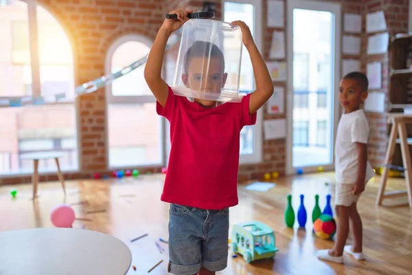 Adorabile Bambini Che Giocano Giro Sacco Giocattoli All Asilo — Foto Stock