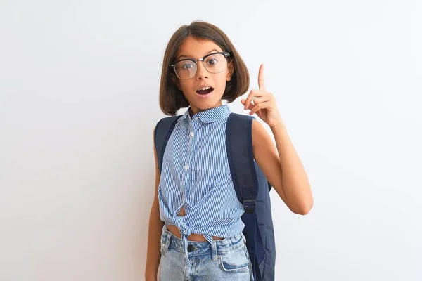 Vacker Student Barn Flicka Bär Ryggsäck Och Glasögon Över Isolerad — Stockfoto