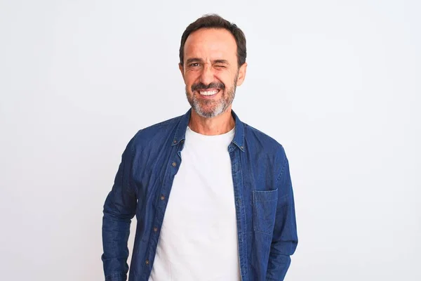 Hombre Guapo Mediana Edad Con Camisa Mezclilla Azul Pie Sobre — Foto de Stock