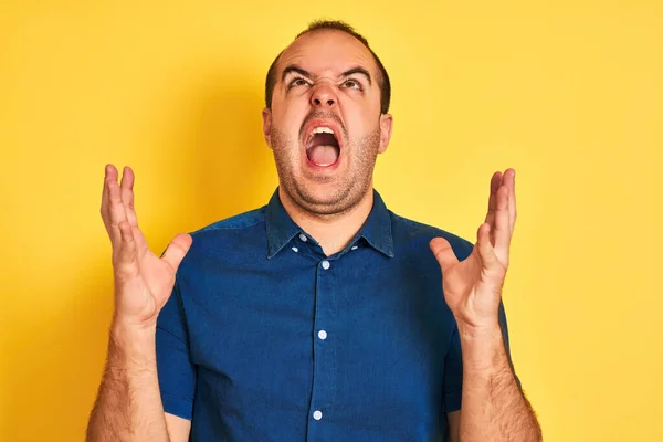 Giovane Uomo Che Indossa Camicia Casual Denim Piedi Sopra Isolato — Foto Stock