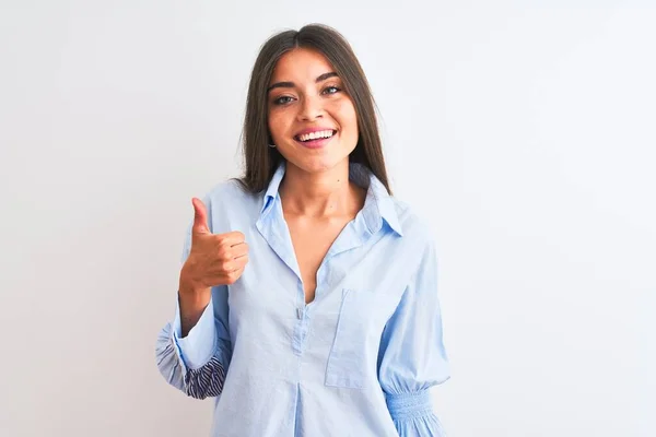 Jonge Mooie Vrouw Draagt Blauw Elegant Shirt Staan Geïsoleerde Witte — Stockfoto