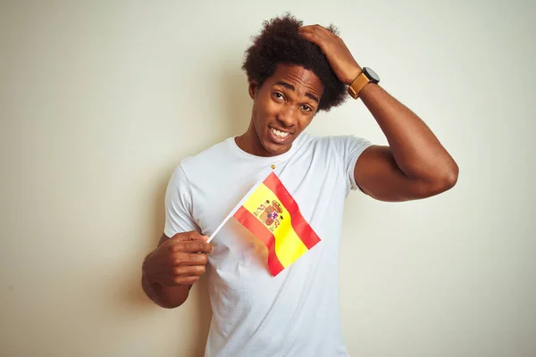 Νεαρός Αφρο Αμερικανός Άνδρας Ισπανική Σημαία Στέκεται Πάνω Από Απομονωμένο — Φωτογραφία Αρχείου