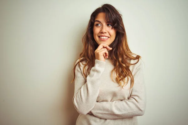 Giovane Bella Donna Che Indossa Maglione Invernale Piedi Sfondo Bianco — Foto Stock