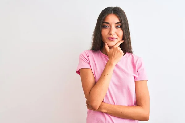 Young Beautiful Woman Wearing Pink Casual Shirt Standing Isolated White — Φωτογραφία Αρχείου
