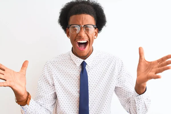 Junger Afrikanisch Amerikanischer Geschäftsmann Mit Krawatte Und Brille Vor Isoliertem — Stockfoto