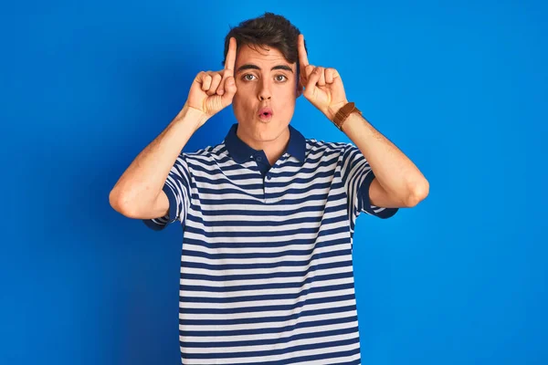 Teenager Boy Wearing Casual Shirt Standing Blue Isolated Background Doing — Stock Photo, Image