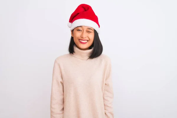 Joven Hermosa Mujer China Con Sombrero Navidad Santa Sobre Fondo — Foto de Stock