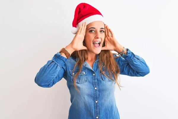 Jonge Mooie Roodharige Vrouw Draagt Kerstmuts Geïsoleerde Achtergrond Lachend Vrolijk — Stockfoto