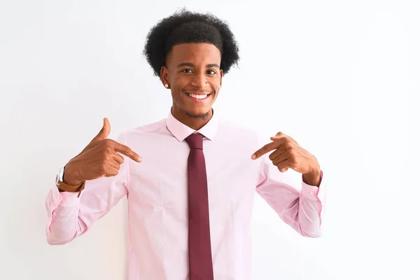 Joven Hombre Negocios Afroamericano Vistiendo Corbata Pie Sobre Fondo Blanco —  Fotos de Stock
