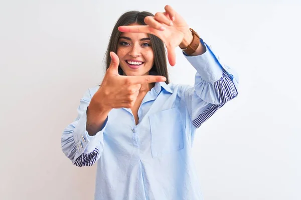 Junge Schöne Frau Blau Elegantem Hemd Vor Isoliertem Weißem Hintergrund — Stockfoto