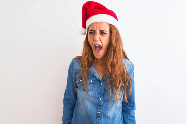 Joven Mujer Pelirroja Hermosa Con Sombrero Navidad Sobre Fondo Aislado — Foto de Stock