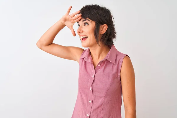 Junge Schöne Frau Rotem Sommerhemd Vor Isoliertem Weißem Hintergrund Sehr — Stockfoto