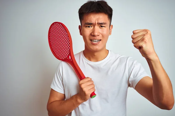 Deportista Asiático Chino Sosteniendo Raqueta Tenis Pie Sobre Fondo Blanco — Foto de Stock