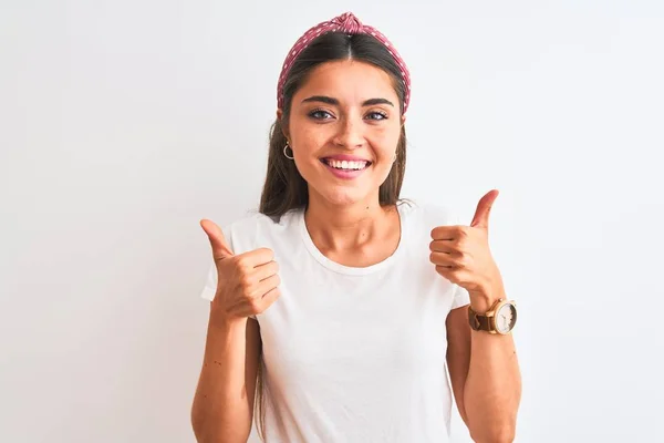 Jeune Belle Femme Portant Shirt Décontracté Diadème Sur Fond Blanc — Photo