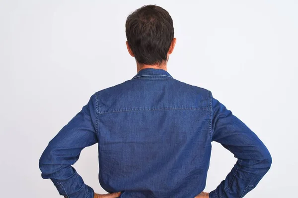 Middelbare Leeftijd Knappe Man Draagt Blauwe Denim Shirt Staan Geïsoleerde — Stockfoto