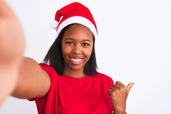 Jeune Femme Afro Américaine Portant Chapeau Noël Prenant Selfie Sur — Photo