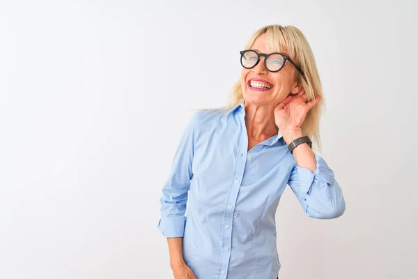 Empresaria Mediana Edad Con Camisa Elegante Gafas Sobre Fondo Blanco — Foto de Stock