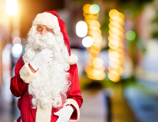 Homem Bonito Meia Idade Vestindo Traje Papai Noel Barba Tocando — Fotografia de Stock