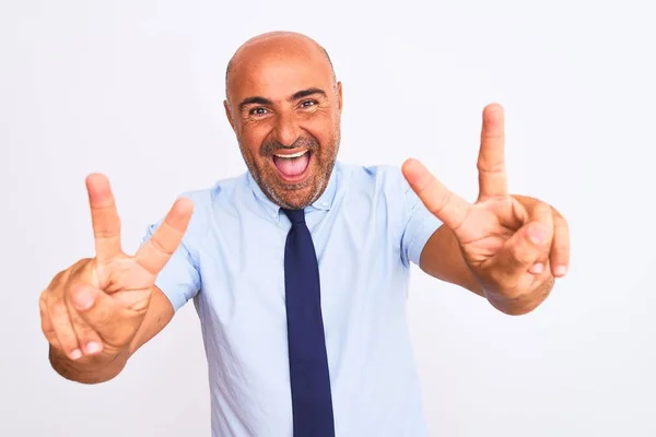 Hombre Negocios Mediana Edad Con Corbata Pie Sobre Fondo Blanco —  Fotos de Stock