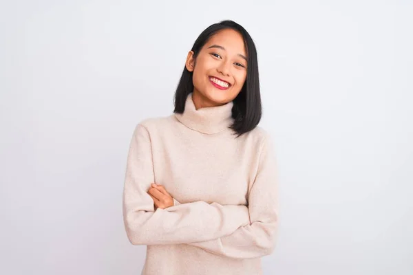 Giovane Donna Cinese Indossa Maglione Dolcevita Piedi Sopra Isolato Sfondo — Foto Stock