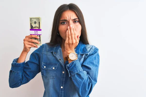 Jonge Mooie Vrouw Met Dollars Staande Boven Geïsoleerde Witte Achtergrond — Stockfoto