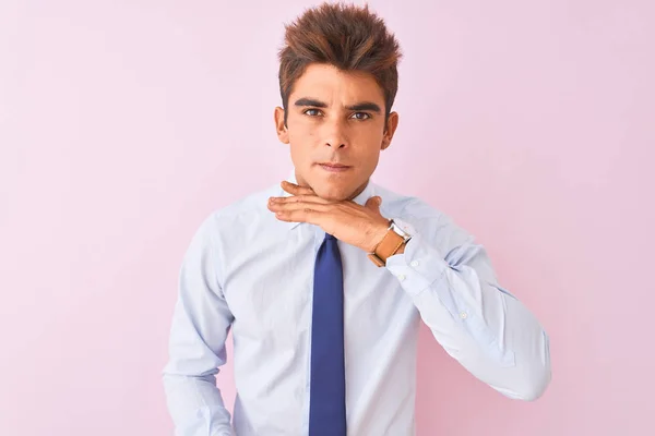 Junger Gutaussehender Geschäftsmann Der Hemd Und Krawatte Über Isoliertem Rosa — Stockfoto
