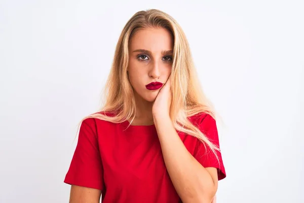 Jovem Mulher Bonita Vestindo Vermelho Casual Shirt Sobre Isolado Fundo — Fotografia de Stock