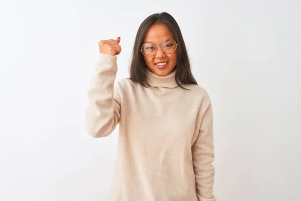 Mujer Joven China Que Usa Suéter Cuello Alto Gafas Sobre —  Fotos de Stock