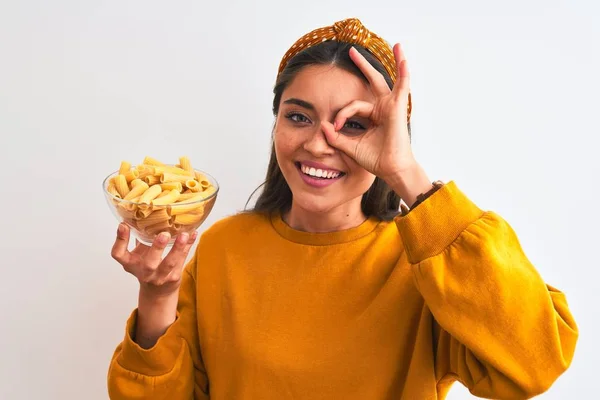 Young Beautiful Woman Holding Bowl Macaroni Pasta Isolated White Background — Stock Photo, Image