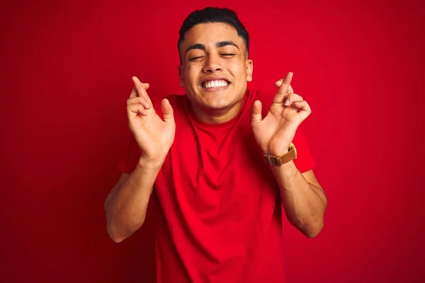 Young Brazilian Man Wearing Shirt Standing Isolated Red Background Gesturing — Stock Photo, Image