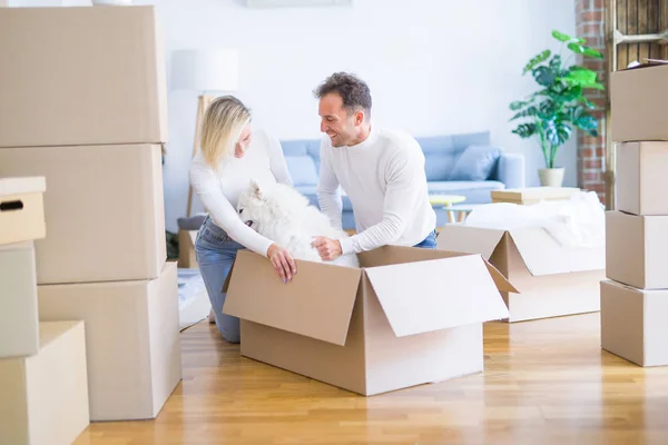 Young Beautiful Couple Dog Sitting Floor New Home Cardboard Boxes — Stock Photo, Image
