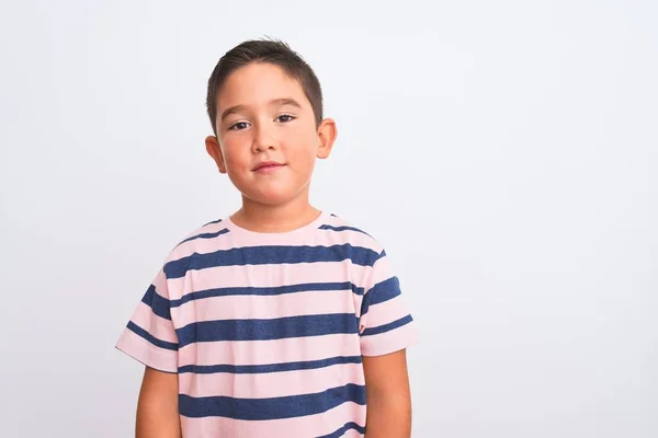Hermoso Niño Con Camiseta Rayas Casuales Pie Sobre Fondo Blanco — Foto de Stock