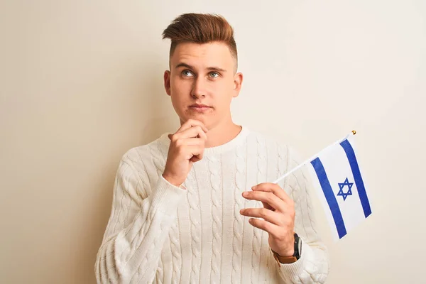 Ung Stilig Man Som Håller Israel Flagga Över Isolerad Vit — Stockfoto