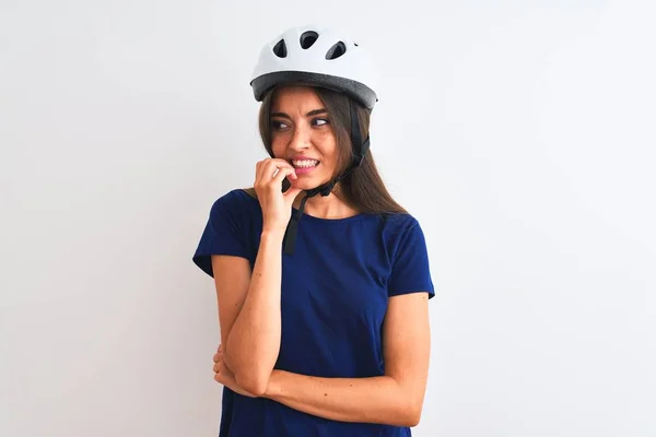 Jonge Mooie Fietser Vrouw Dragen Veiligheid Fiets Helm Geïsoleerde Witte — Stockfoto