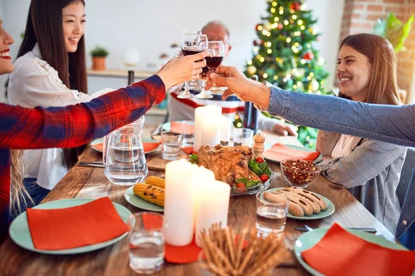 Beautiful Family Meeting Smiling Happy Confident Eating Roasted Turkey Toasting — Stock Photo, Image